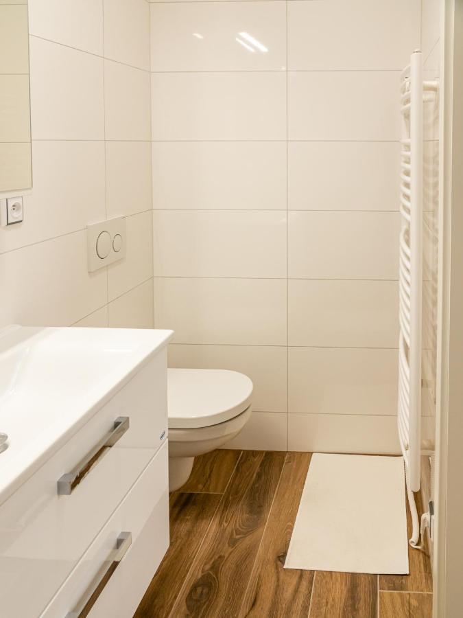 Gemini Apartment *