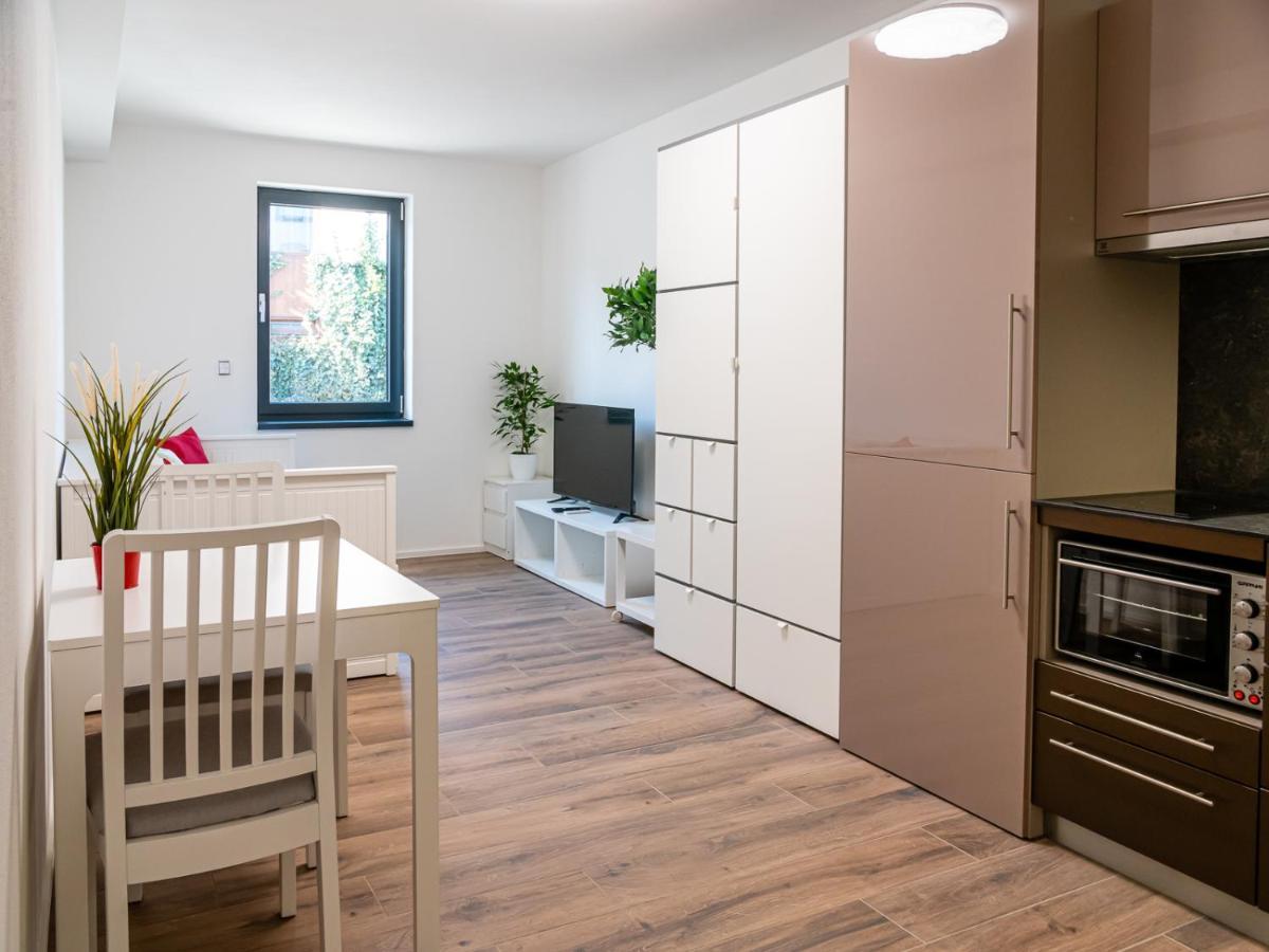 Gemini Apartment *