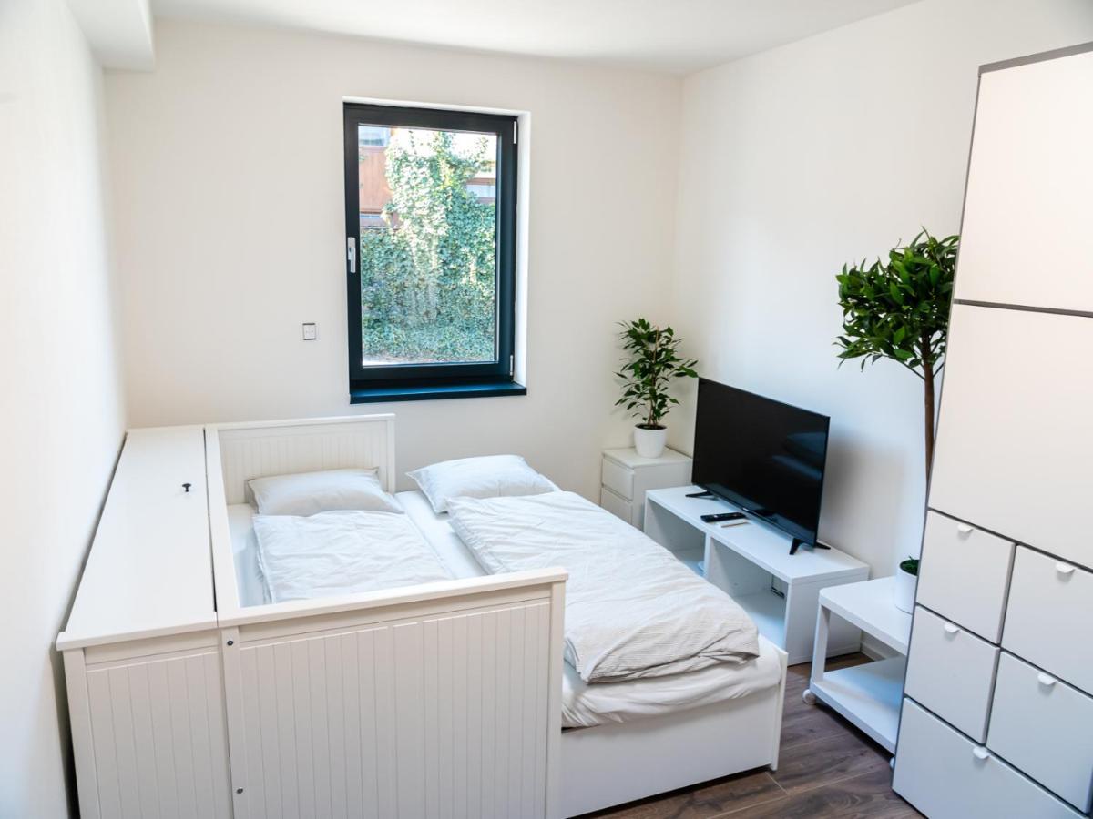 Gemini Apartment *